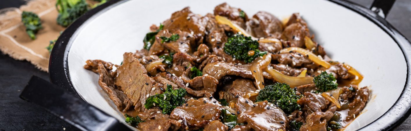 Tiras de carne com brócolis a moda oriental - coração alcatra